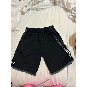 Under Armour boys sports shorts size YXL
